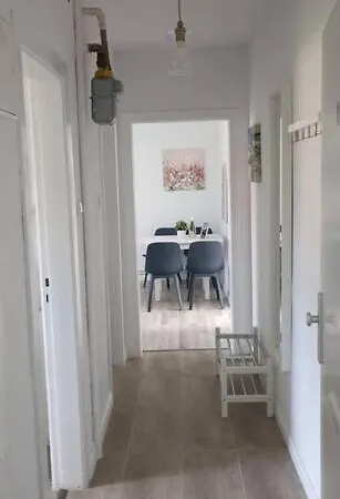 Διαμέρισμα Zentrale Und Hochwertige 2-zimmer-wohnung *